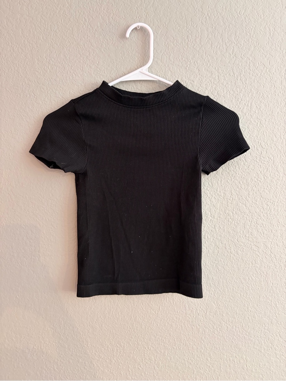 Old Navy Ribbed Black Tee